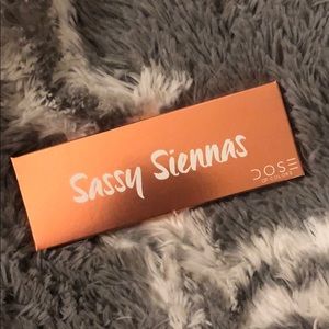 Sassy Siennas Dose eyeshadow palette